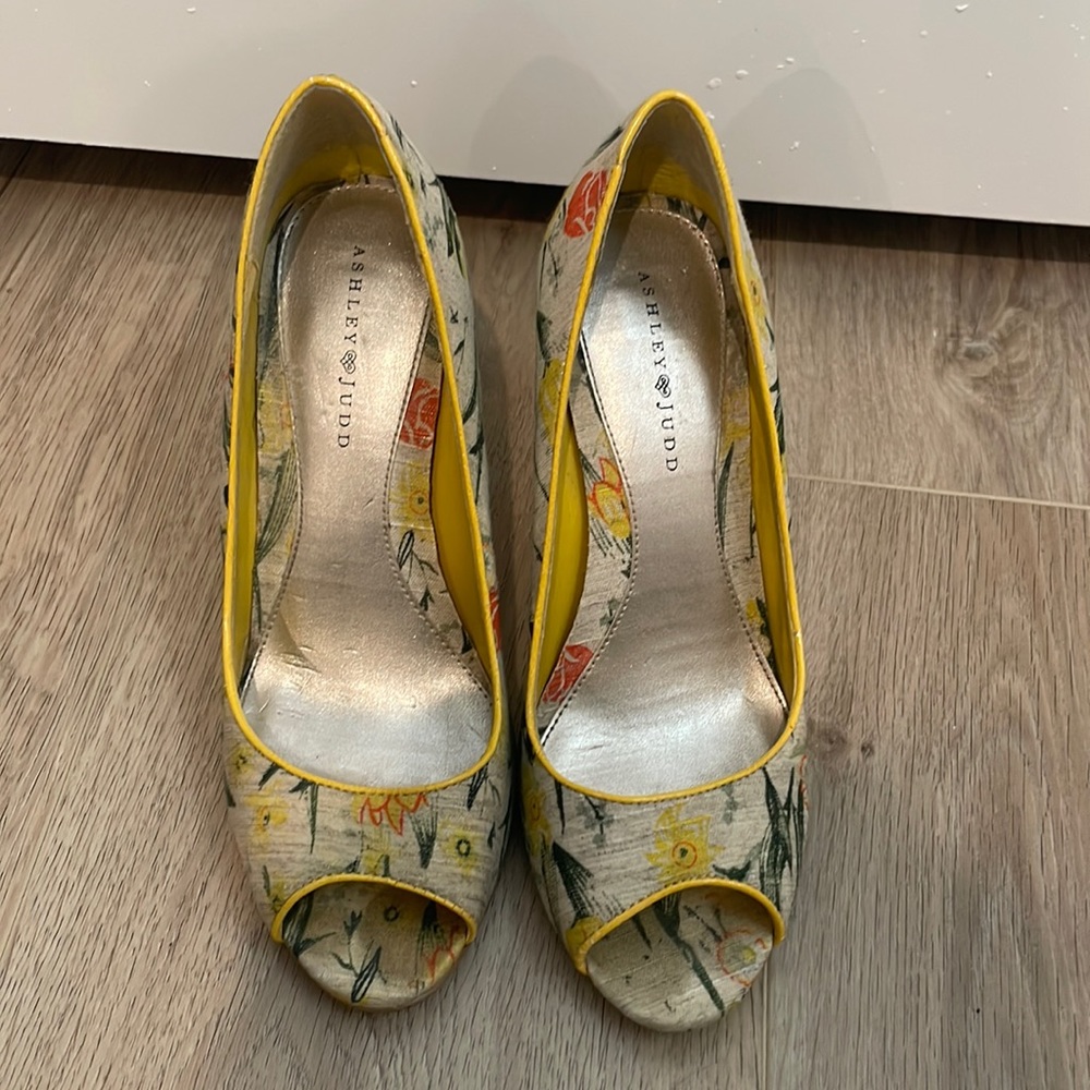 Yellow floral heels